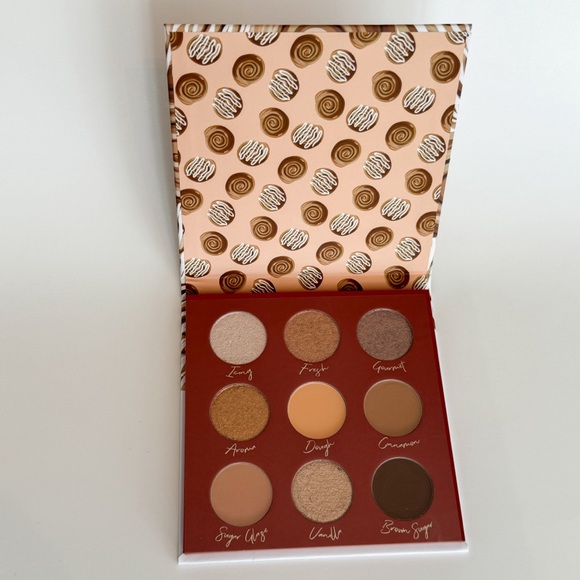 BNIB Beauty Bakerie The Chosen Bun Eyeshadow Palette - Picture 5 of 8
